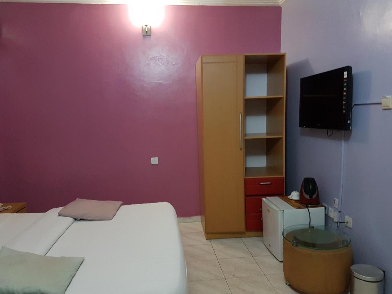 Chamcce Hotel Ajao Лагос Екстериор снимка