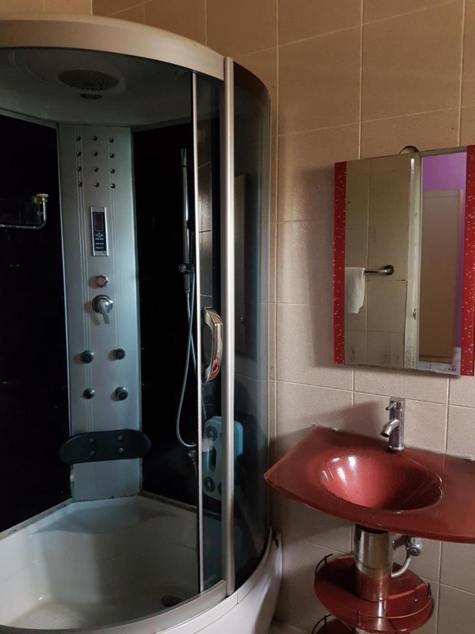 Chamcce Hotel Ajao Лагос Екстериор снимка