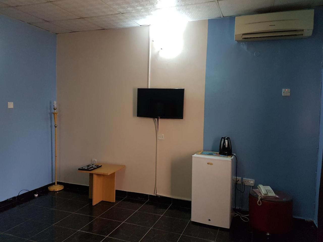 Chamcce Hotel Ajao Лагос Екстериор снимка